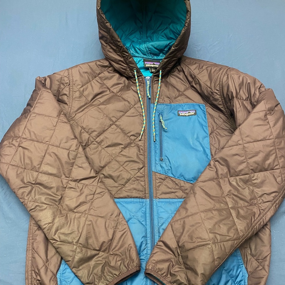 Patagonia - Diamond Quilted Insulated Bomber Hoodie - Medium